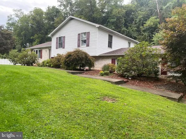 327 La Rue Ln, Mifflintown, PA 17059