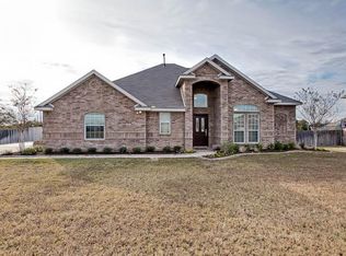 716 Lakewood Dr, Kennedale, TX 76060