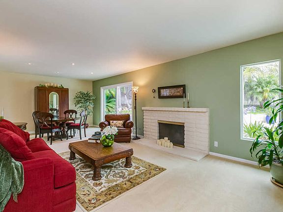 4th image of 156 Visalia Ct