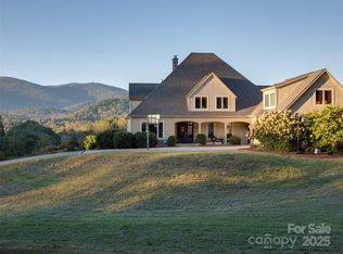 20 Farm View Rd, Fairview, NC 28730