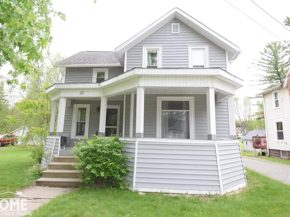 231 W Ridge St, Owosso, MI 48867