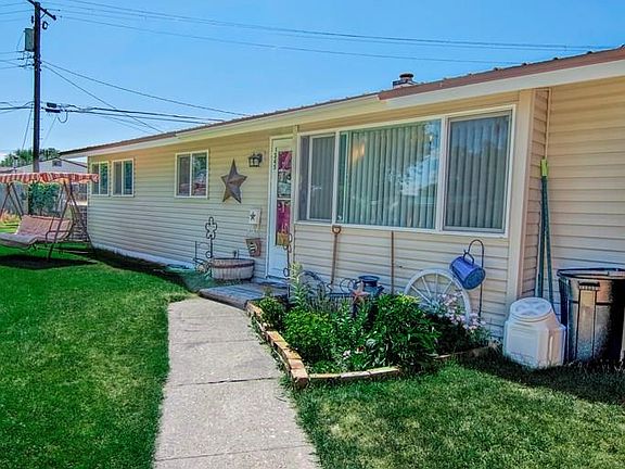 4th image of 1345 Johnson Pl