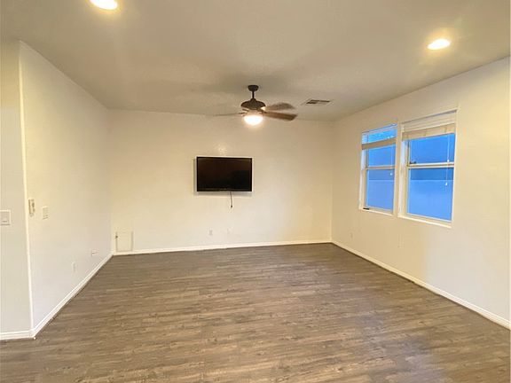 5th image of 9969 Silver Cliff St