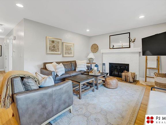 5th image of 2607 S 49th St