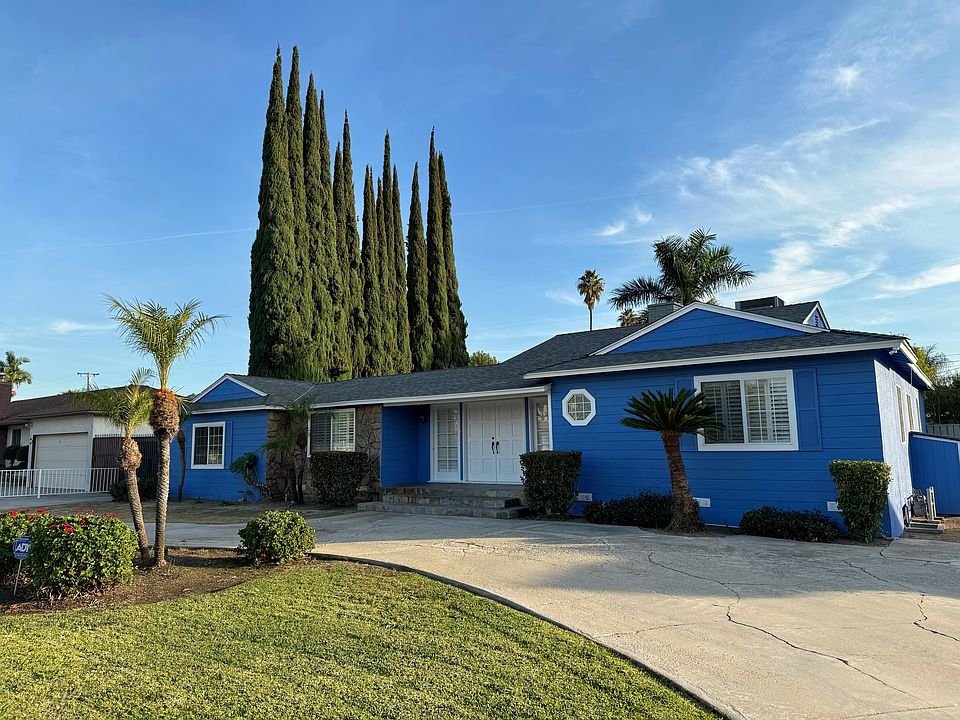 1st image of 1440 E Vine Ave