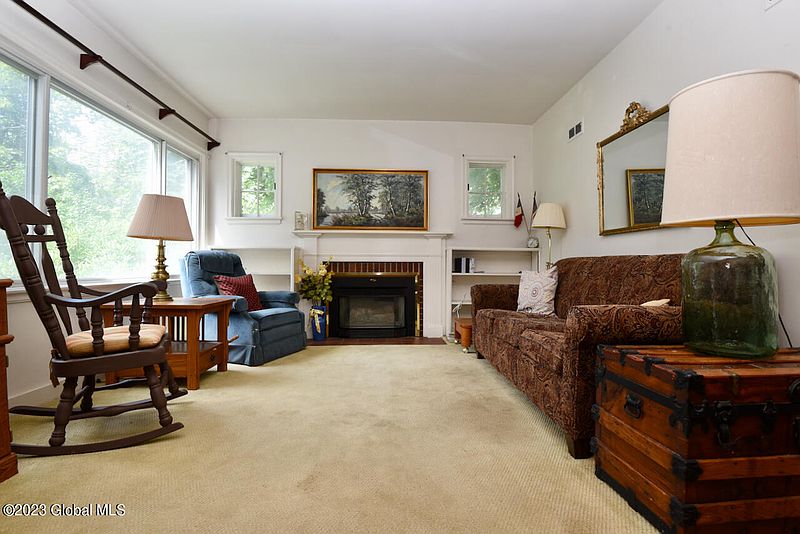 5th image of 2413 Loudon Place