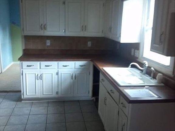 2nd image of 2203 Normandy Ln