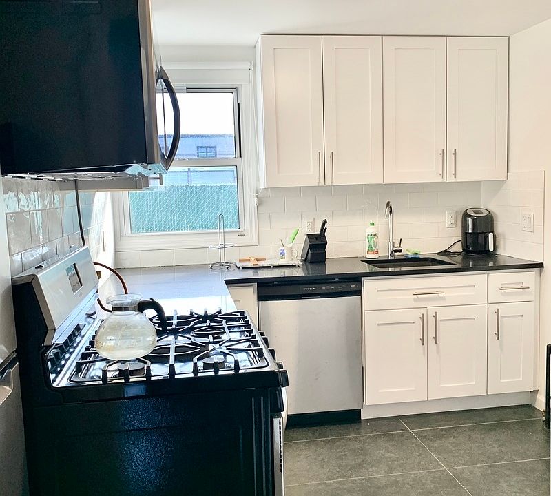 1st image of 216 Eagle St #1