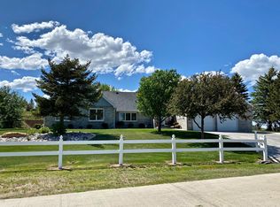 16 Hawk Ct, Gillette, WY 82718