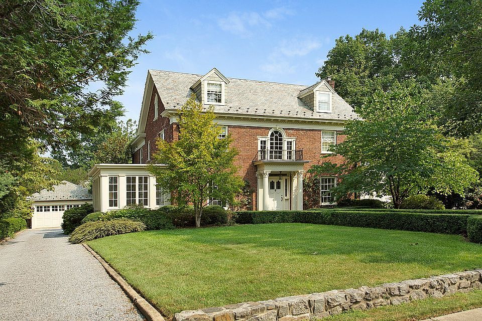 1st image of 127 Oxford Blvd
