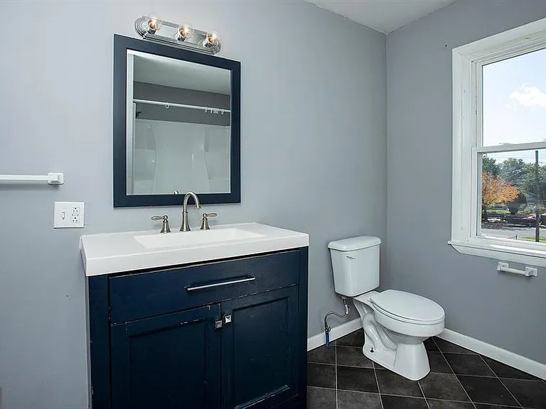 340 S Wood St — Photo 20