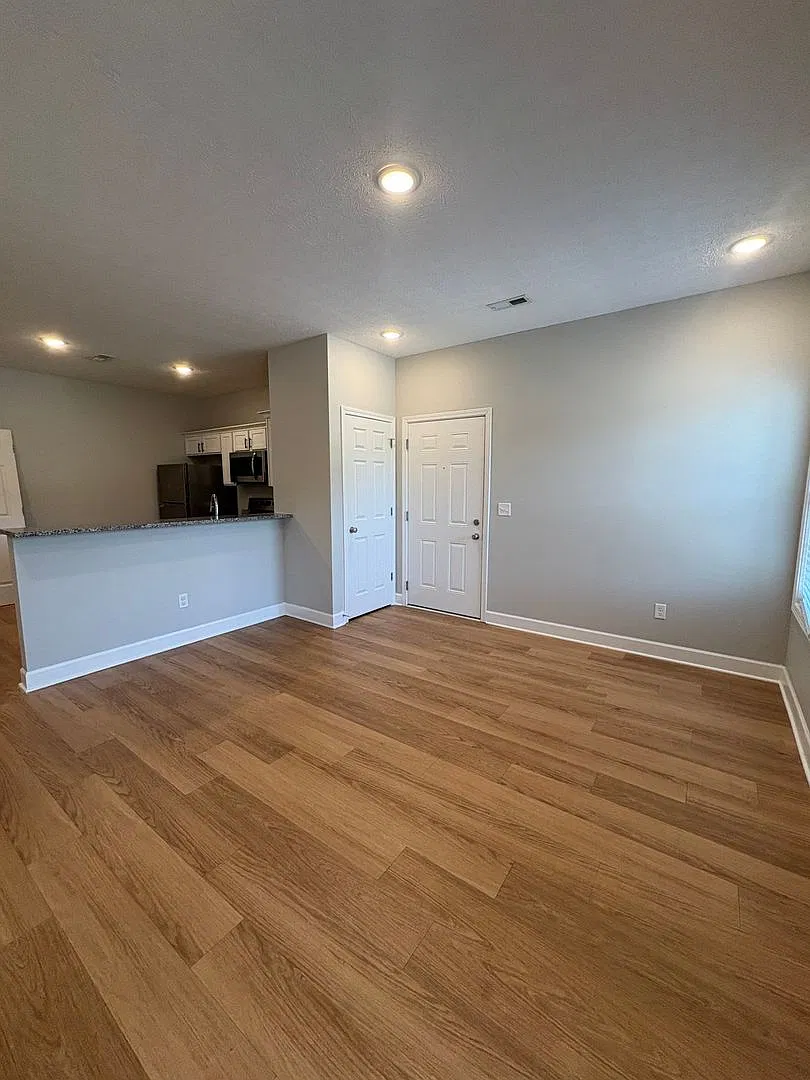 117 Owmby Way — Photo 3