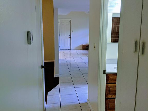 4th image of 1304 NE 31st Ave
