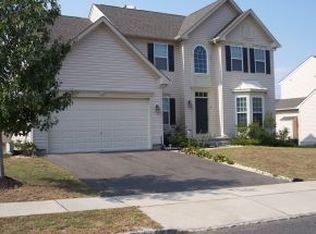 8 Teakwood Ln, Barnegat, NJ 08005