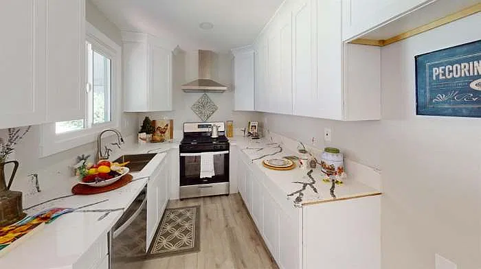 2 bed, 1110 sqft, $1,300 — Photo 4