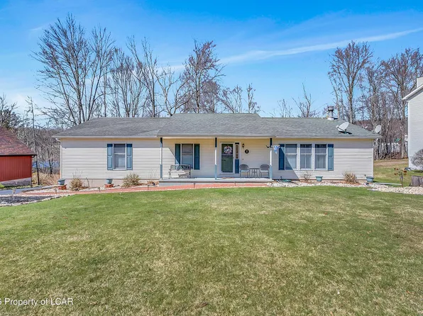 60 Lakeview Dr, Mountain Top, PA 18707