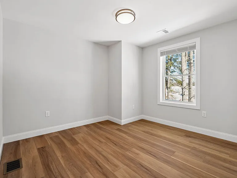 Bayberry Commons- 3 Bedroom 2.5 Bath Townhomes with 2 Car Garage — Photo 59