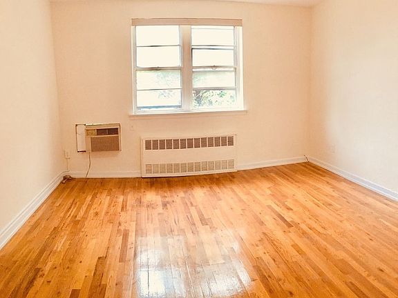 4th image of 2117 Brown St #2