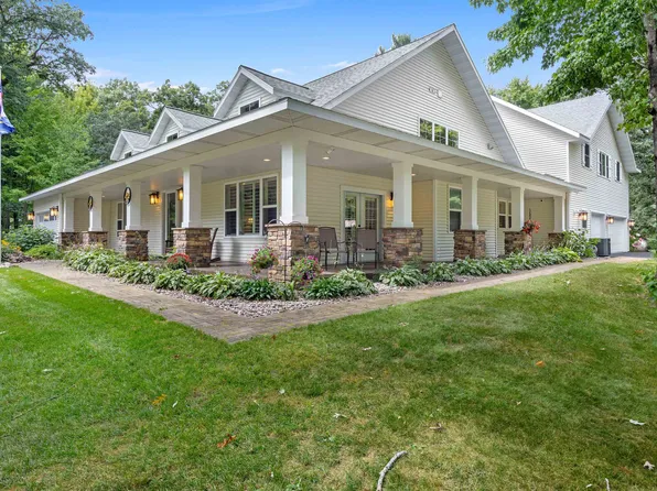 8916 N Shore Dr, Amherst Junction, WI 54407