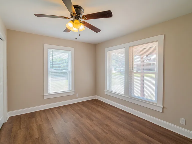 69 Lowe Ave NW — Photo 24