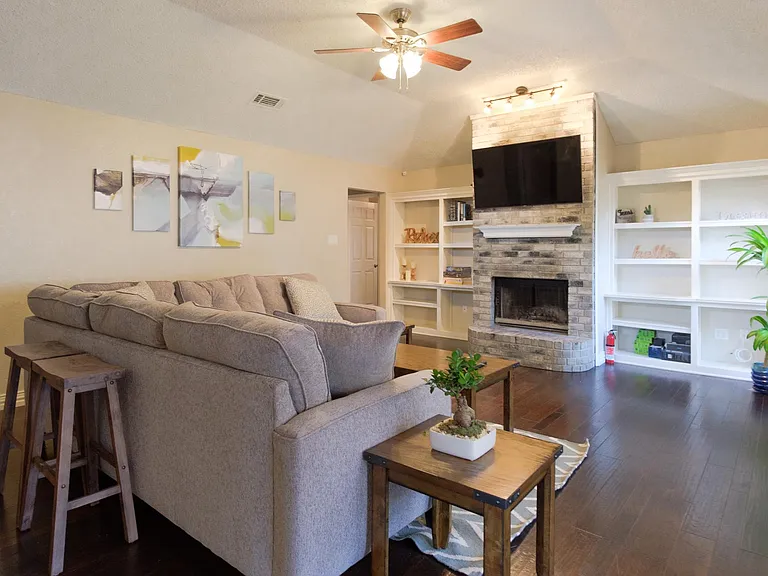 2424 Park Crest Ct — Photo 15
