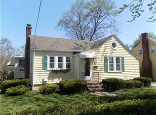 355 Greenwood Ave, Warwick, RI 02886