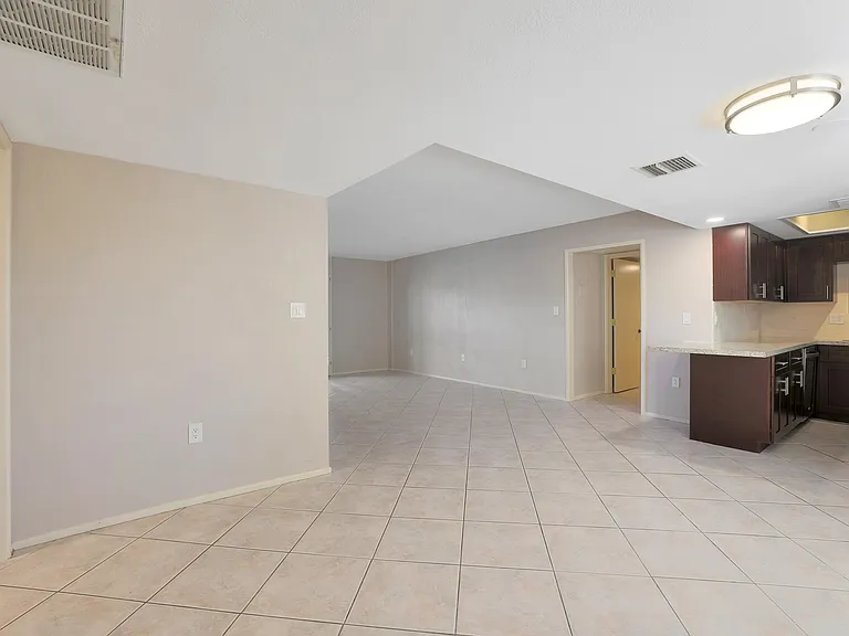 7402 E Carefree Dr #210 — Photo 8