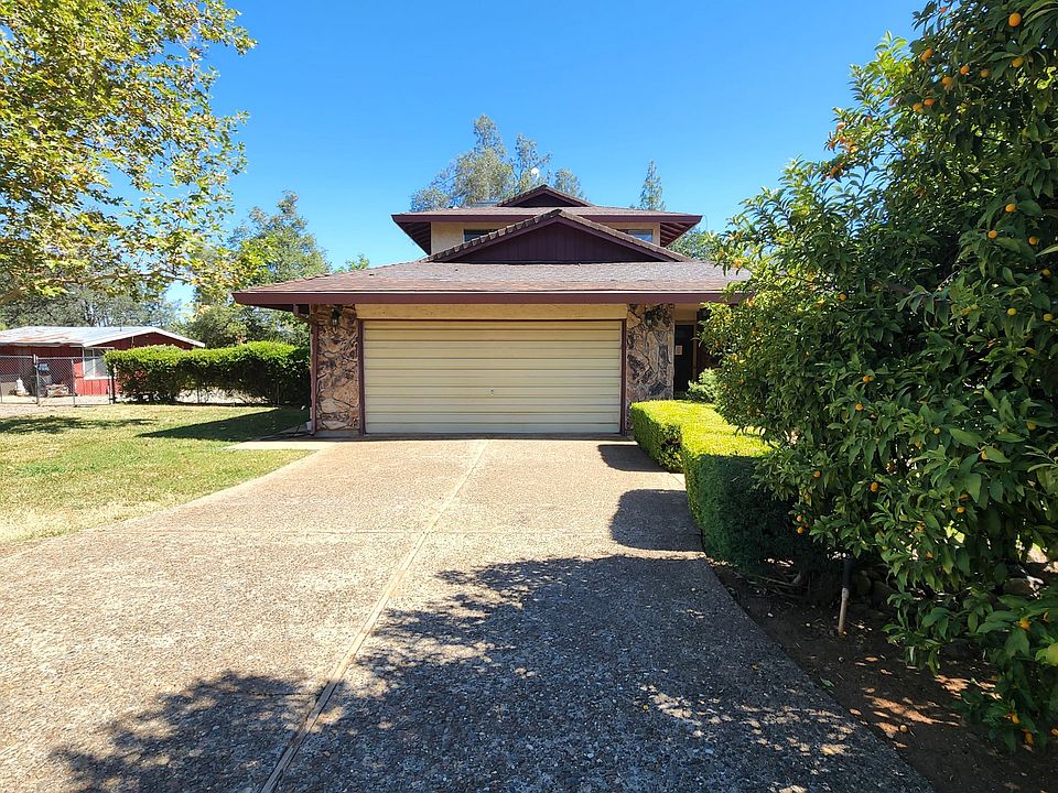 1st image of 17696 Flowers Ln