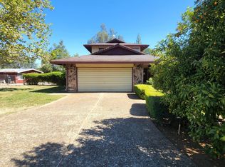 17696 Flowers Ln, Anderson, CA 96007