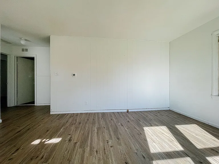 1215 S Fullhart Dr — Photo 6