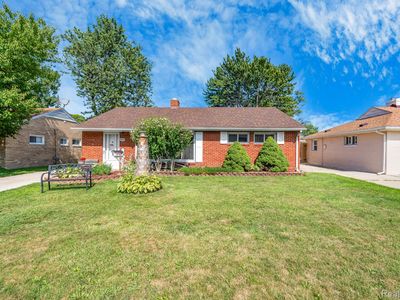 26360 Compson St, Roseville, MI, 48066