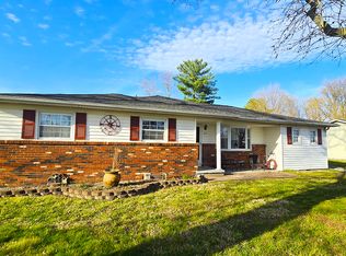 614 Superior St, Irvington, IL