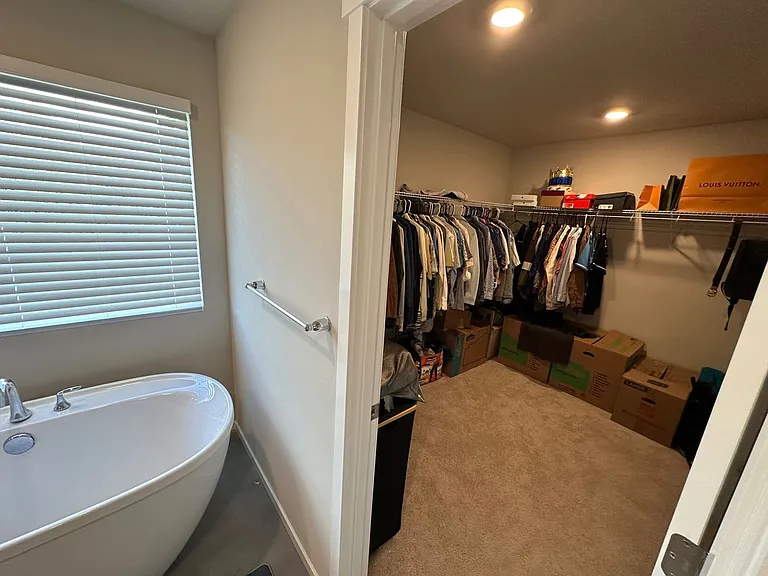 2406 Hyde Ct NE — Photo 12