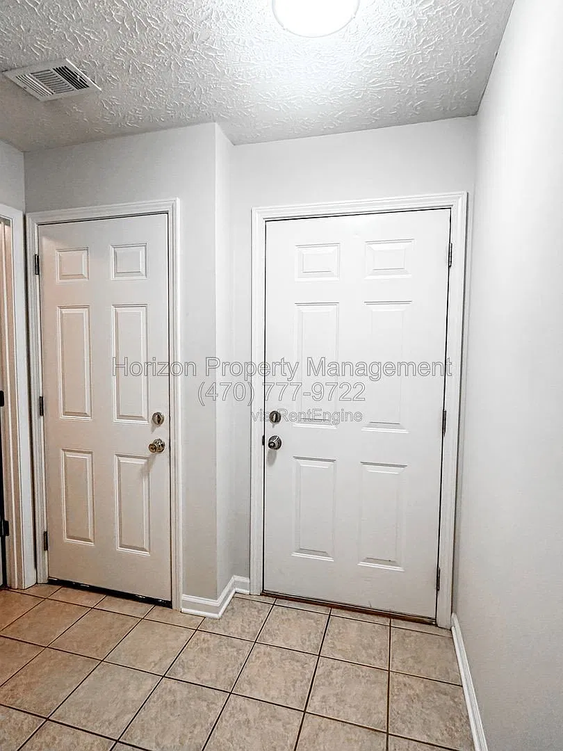 2 bed, 2.0 bath, 1136 sqft, $1,625 — Photo 2