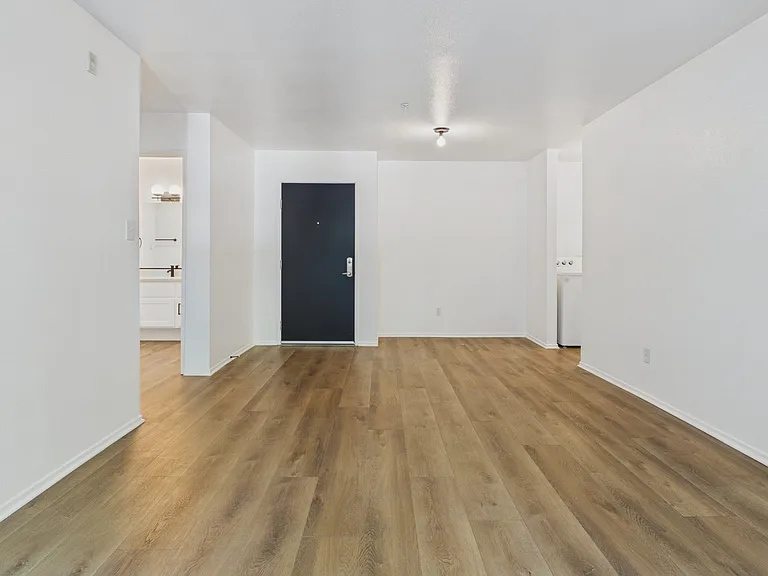Alur Apartments — Photo 17