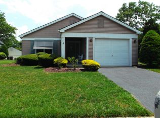 30 Knoll Cir, Manchester, NJ 08759