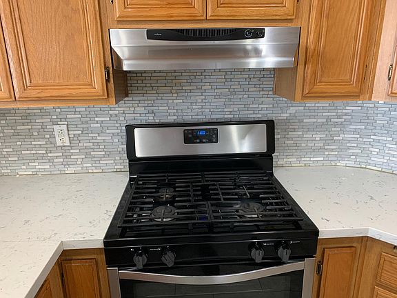 2nd image of 13046 Sycamore Village Dr