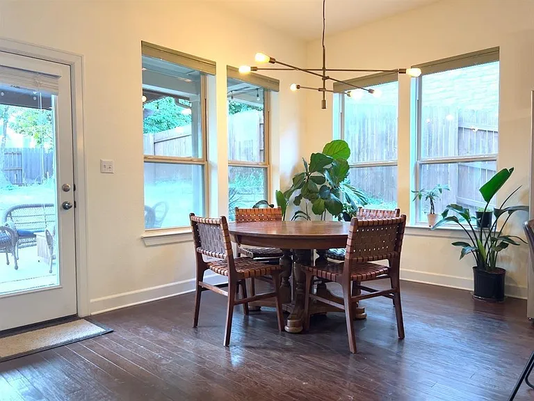 300 Grafton Ln — Photo 19