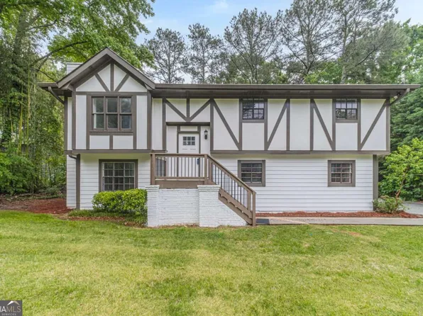 4576 Canda Dr NW, Lilburn, GA 30047
