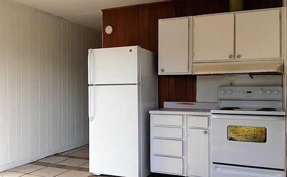 3rd image of 548 E Ventura Ave