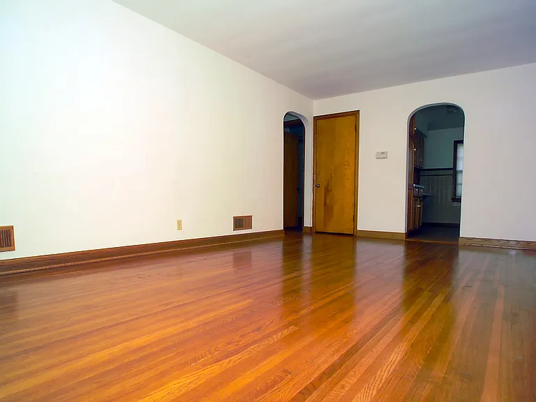 508 W Lakeside St — Photo 7