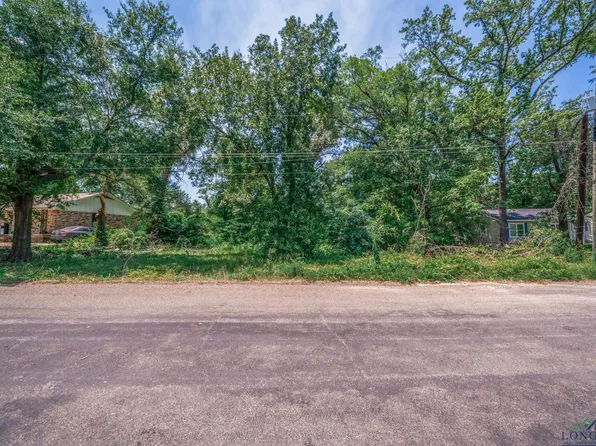 203 Francis Dr, Longview, TX 75602