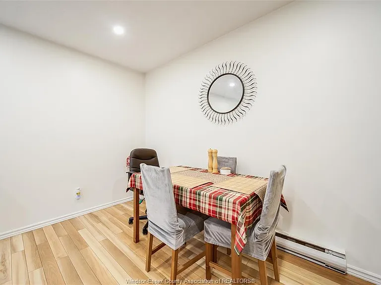 1229 Arncliffe Pl — Photo 10