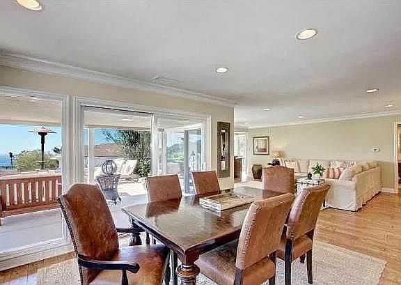 Dining room - Outdoor living area patio - Living room