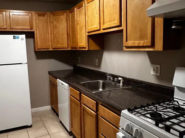 383-435 Oaklawn Ave Unit 433-102, Cranston, RI 02920
