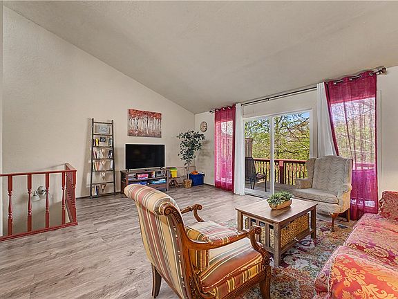 5th image of 65 Davis Cir