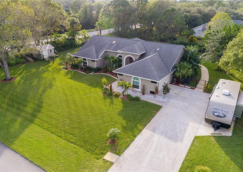 1st image of 415 33rd Ave