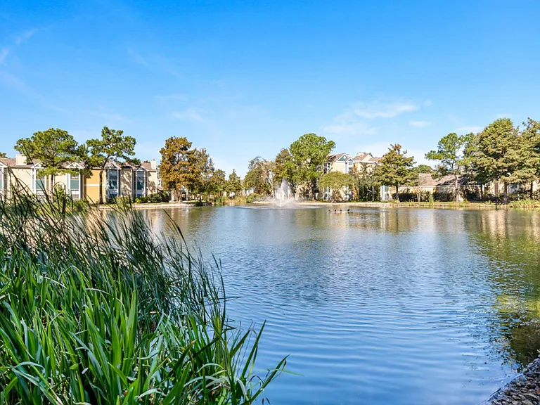 Lakes of Chateau Estates South — Photo 28