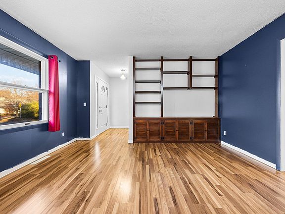 4th image of 109 Fairlane Dr