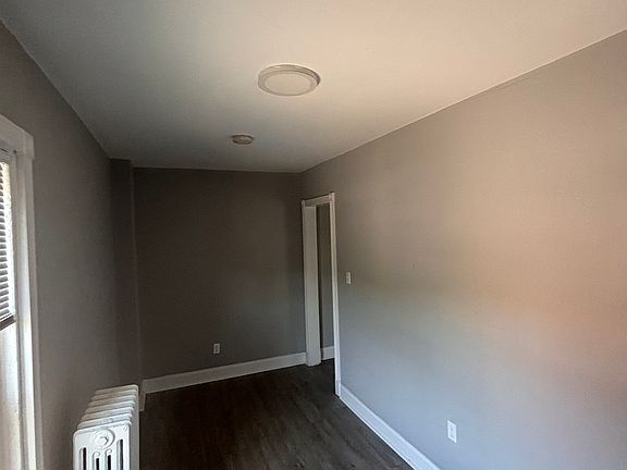 4th image of 232 Richmond Ave #4
